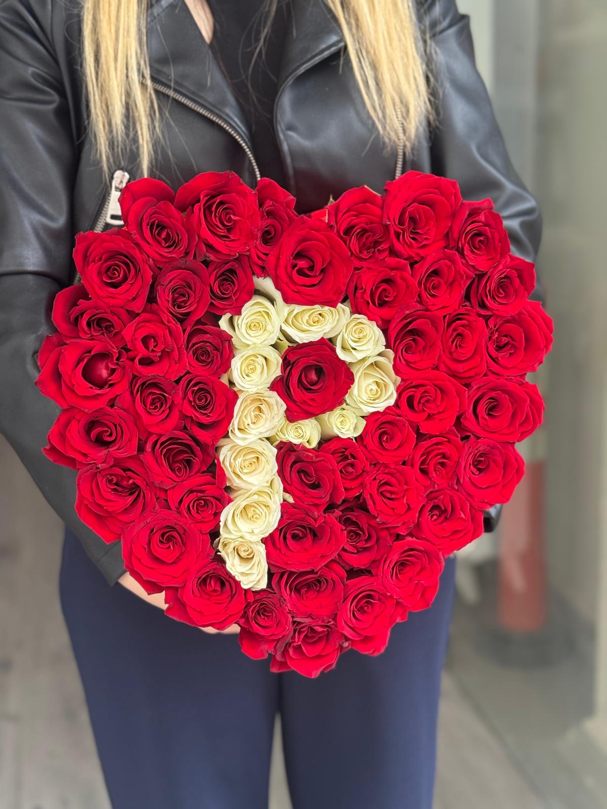 Harf Gül Kutusu (Kalp Kadife Kutu)