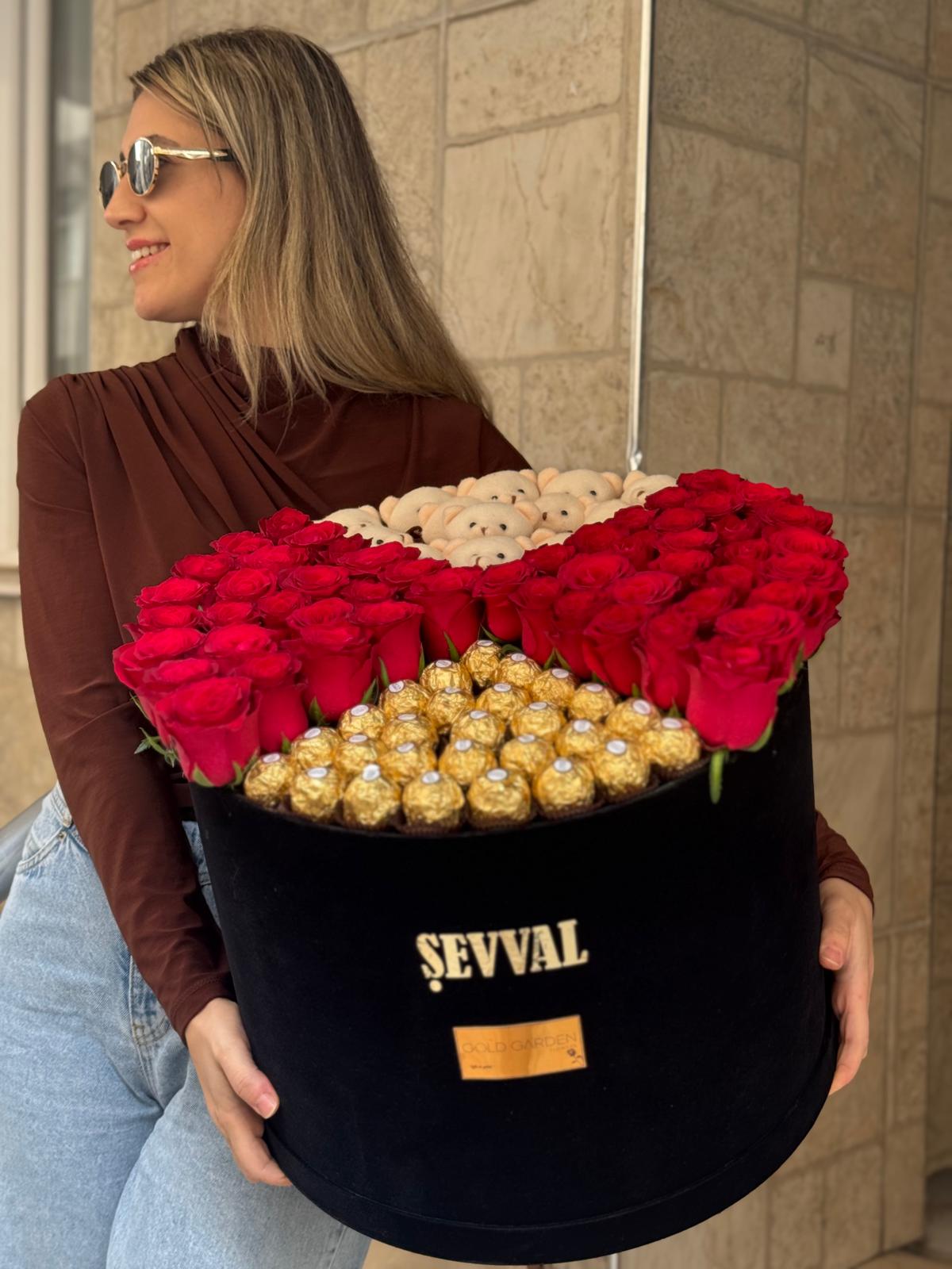 Kadife Kutuda Gül.Çikolata ve Ayıcık