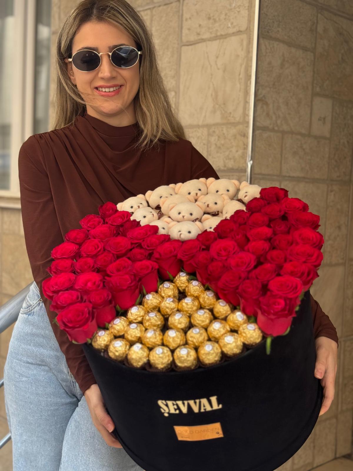 Kadife Kutuda Gül.Çikolata ve Ayıcık