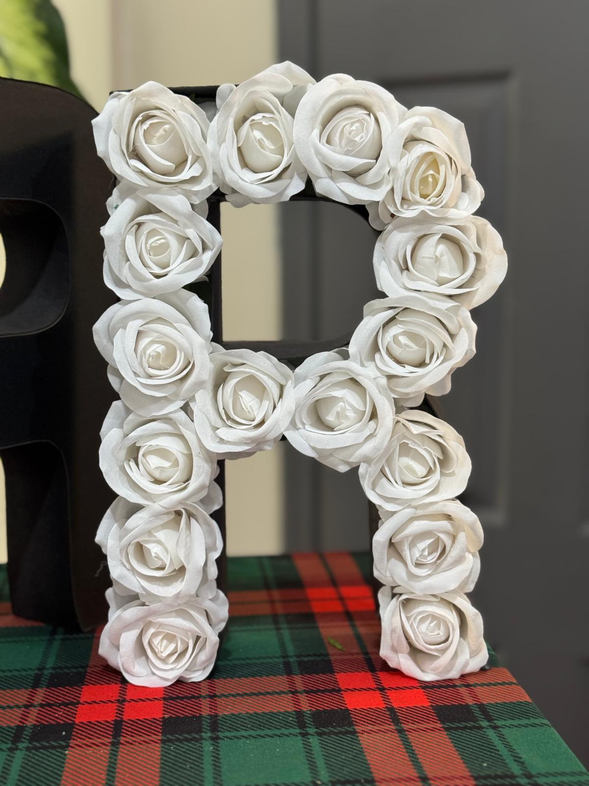 Kişiye Özel Harf Gül (Yapay) 