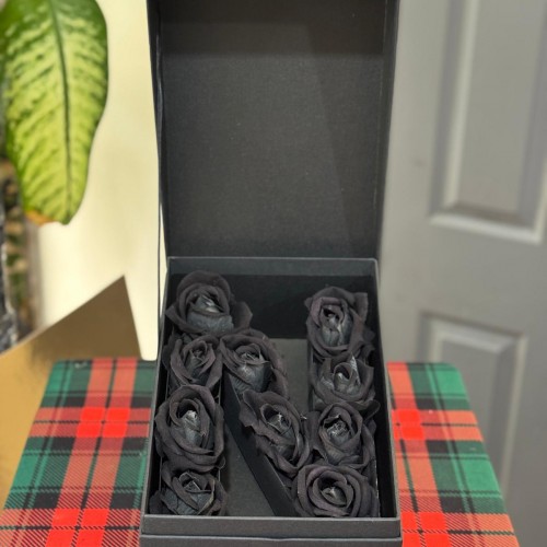 Harf Kapaklı Kutu (Kişiye Özel) Yapay Siyah Gül 