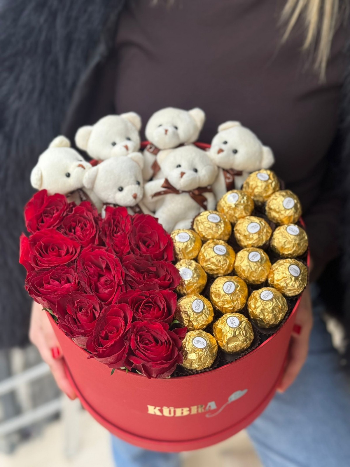 Kişiye Özel 3 Bölmeli Kırmızı Kutu (Gül,Çikolata,Ayıcık)